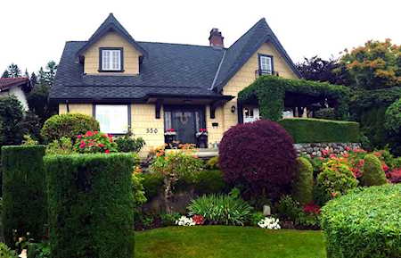 350 Tempe Crescent North Vancouver, BC V7N 1E6