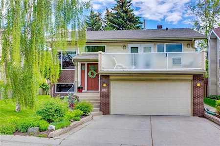 36 Ranchridge Drive NW Calgary, AB T3G 1W2