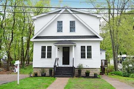 422 Reservoir St North Attleboro, MA 02760