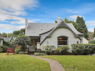 7531 SE Reed College Pl Portland, OR 97202
