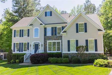 4730 Summer Lake Circle Moseley, VA 23120