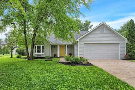 1622 Waterford Drive Zionsville, IN 46077