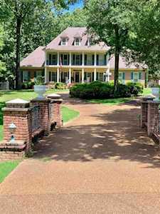 10142 E Country Way Dr Cordova, TN 38018