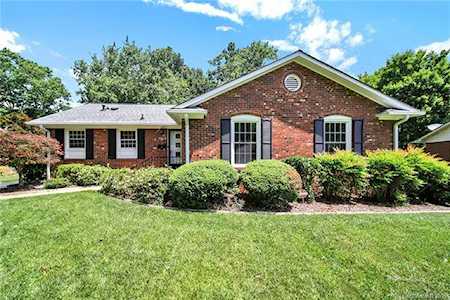 7509 Woodstream Dr Charlotte, NC 28210