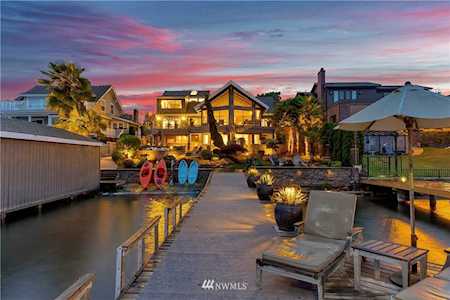 125 N Davies Rd Lake Stevens, WA 98258