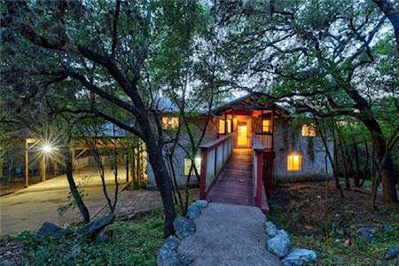 102 Riley Rd Rollingwood, TX 78746