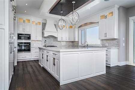 84 Coulee Way SW Calgary, AB T3H 0S4