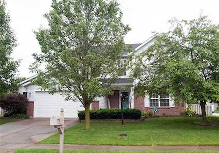 8941 Woodlark Drive Fishers, IN 46038