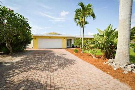 407 Parkway Ct Fort Myers, FL 33919