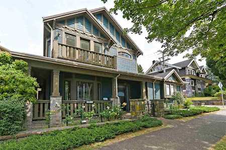 2720 Yukon Street Vancouver, BC V5Y 3R1