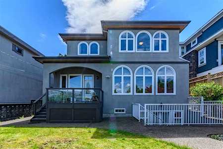3853 W 12th Avenue Vancouver, BC V6R 2N9
