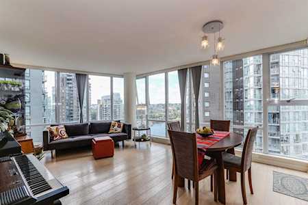 550 Pacific Street #2302 Vancouver, BC V6Z 3G2