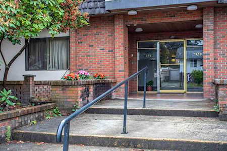 7428 19th Avenue #211 Burnaby, BC V3N 1E1