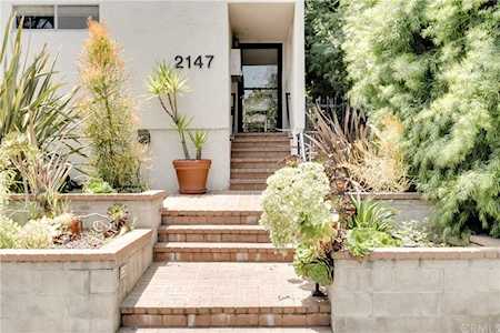 2147 N Beachwood Drive #3 Los Angeles, CA 90068