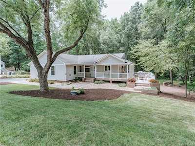 5210 Fairlake Ln Glen Allen, VA 23060