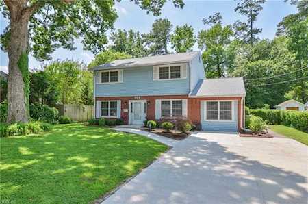 709 Roslyn Rd Newport News, VA 23601