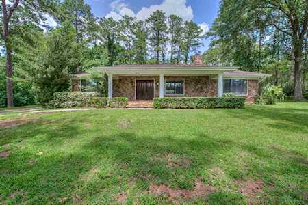 3035 Lakeshore Drive Tallahassee, FL 32312