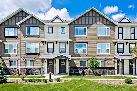 210 New Brighton Walk/Walkway SE Calgary, AB T2Z 5C7
