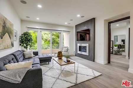 1318 Roxbury Drive #210 Los Angeles, CA 90035