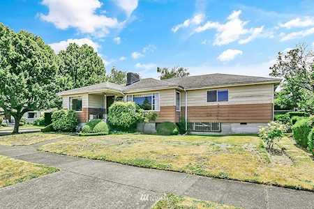 2702 S 13th St Tacoma, WA 98405
