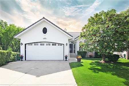 226 Schiller Place NW Calgary, AB T3L 1W8