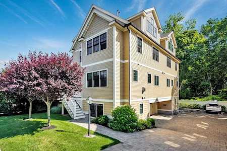 28 Meadowbrook Rd #28 Brookline, MA 02467