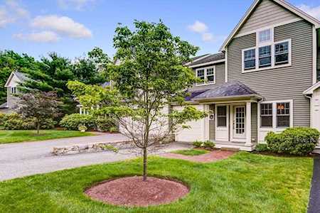16 Mcneil Circle #16 Hopkinton, MA 01748