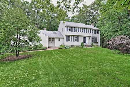 3 Hansom Rd Andover, MA 01810
