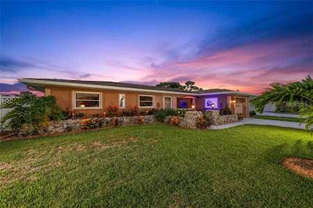 25 Oakland Hills Court Rotonda West, FL 33947