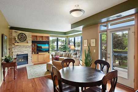 2565 Franklin Avenue #205 Saint Paul, MN 55114