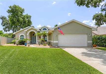 8393 E Meadowbrook Drive Largo, FL 33777