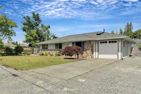 3816 NE 12th St Renton, WA 98056
