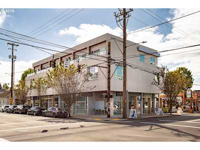 16 NE Shaver St #202 Portland, OR 97212