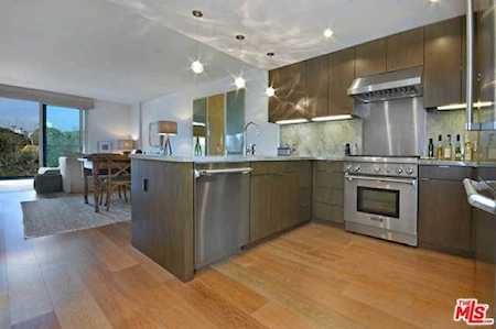 1705 Ocean Avenue #210 Santa Monica, CA 90401