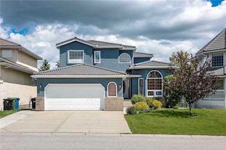 120 Hawkmount Heights NW Calgary, AB T3G 3S5