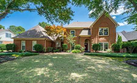 2414 Linkenholt Dr Collierville, TN 38017