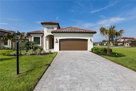 6102 Cessna Run Bradenton, FL 34211