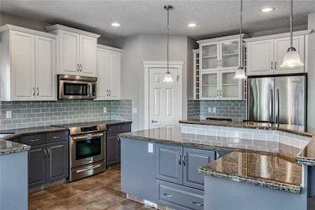 14 Strathlea Crescent SW Calgary, AB T3H 5A8