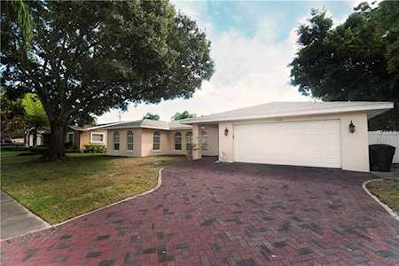 1573 NE Eden Isle Boulevard St Petersburg, FL 33704