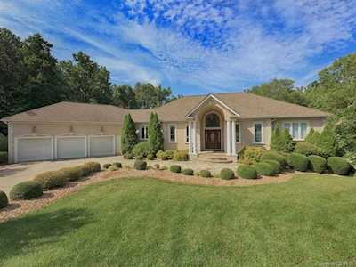 107 Windy Run Mooresville, NC 28117