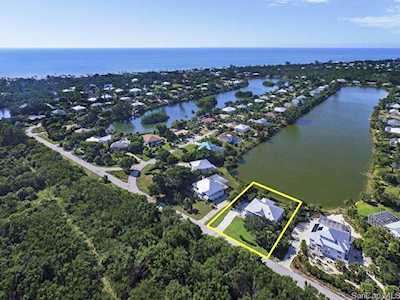 513 Lake Murex Cir Sanibel, FL 33957