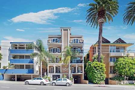 11952 Montana Avenue #403 Los Angeles, CA 90049