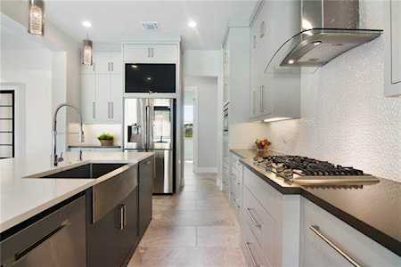113 Black Wolf Run Austin, TX 78738