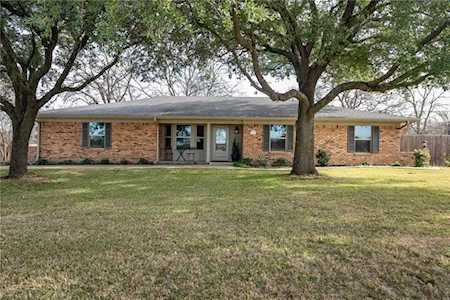 938 N Main Street Joshua, TX 76058