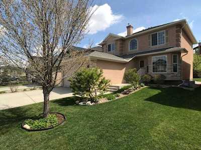 55 Sienna Park Crescent SW Calgary, AB T3H 5K7
