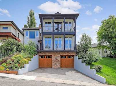 2 Hawthorne Crescent NW Calgary, AB T2N 3V4