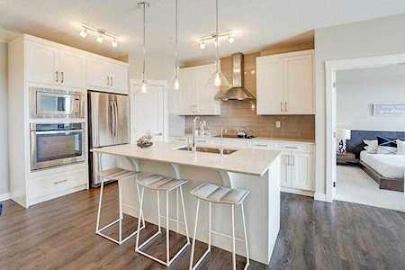 10 Walgrove Walk/Walkway SE #118 Calgary, AB T2X 4E1
