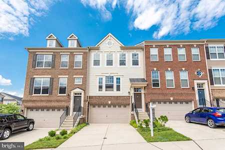 9066 Christopher Ln Manassas Park, VA 20111