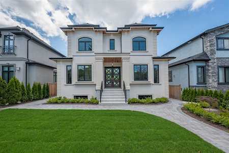 2556 W 16th Avenue Vancouver, BC V6K 3C1