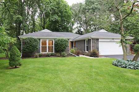 860 Mountain Dr Deerfield, IL 60015